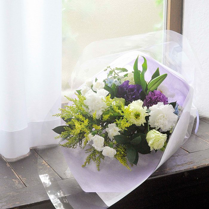 旬のおまかせお供え花Sサイズ お悔やみ アレンジメント 花束